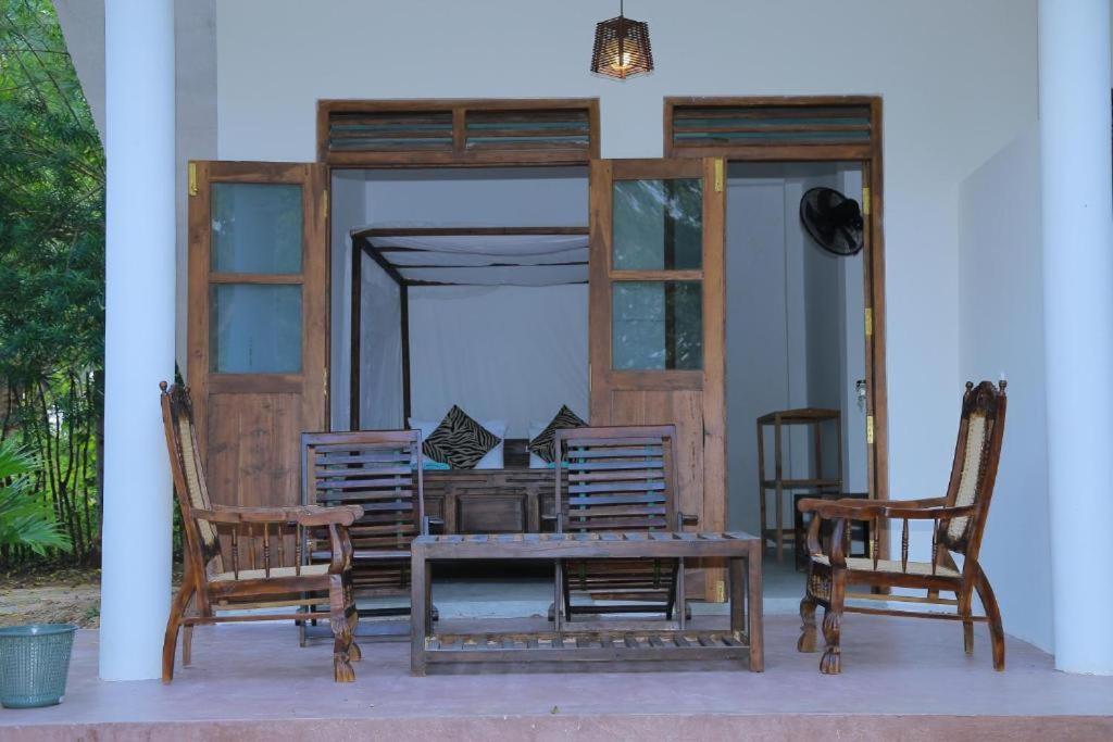 Silent Cabana And Restaurant Marakolliya, Тангалла Экстерьер фото